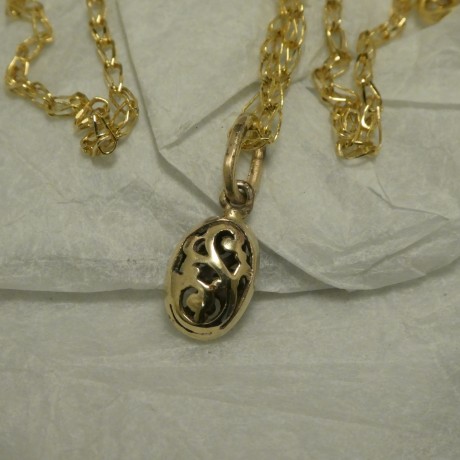 pierced-oval-9ctgold-pendant-20572.jpg