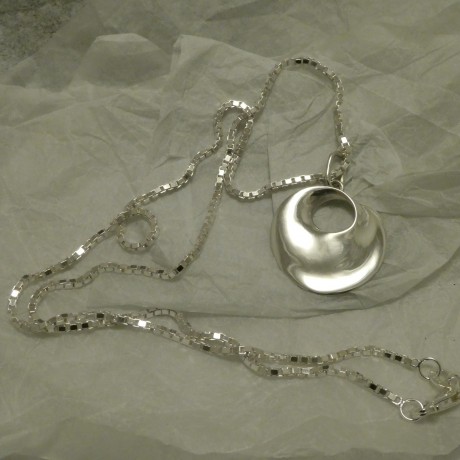 fluid-form-silver-pendant-chain-20717.jpg