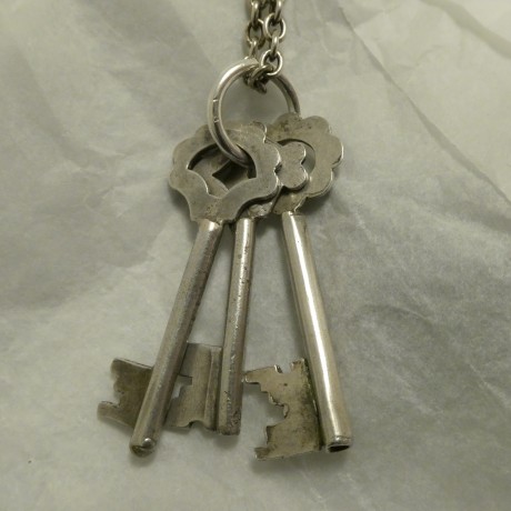 silver-keys-old-rajasthan-pendant-20937.jpg