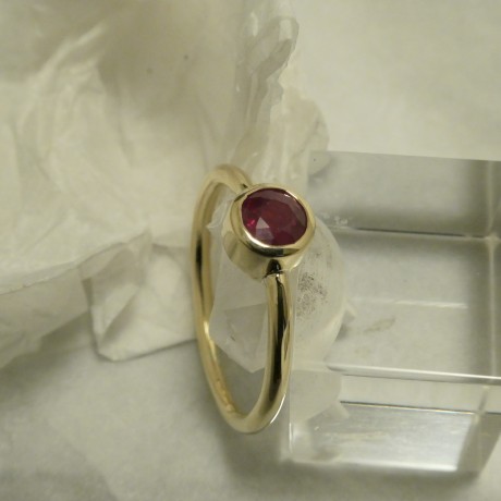 .78ct-african-ruby-simple-18ctgold-ring-30161.jpg