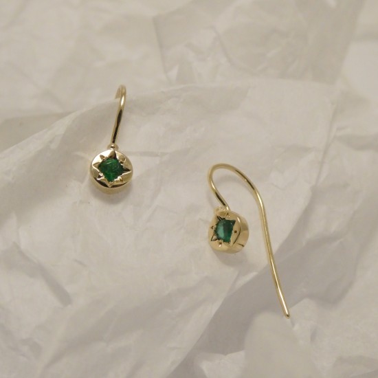 emeralds-natural-green-9ctgold-earrings-80233.jpg