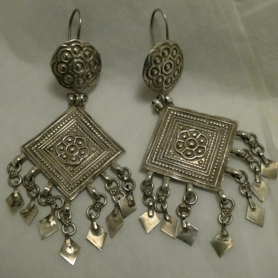 traditional-north-india-silver-earrings-30345.jpg