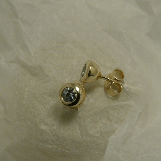 3mm-aquamarines-9ctgold-cup-earstuds-30749.jpg