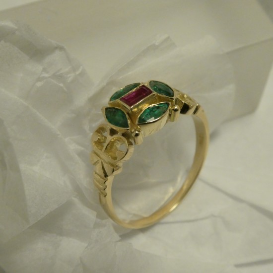 emerald-marquise-ruby-18ctgold-ring-30784.jpg