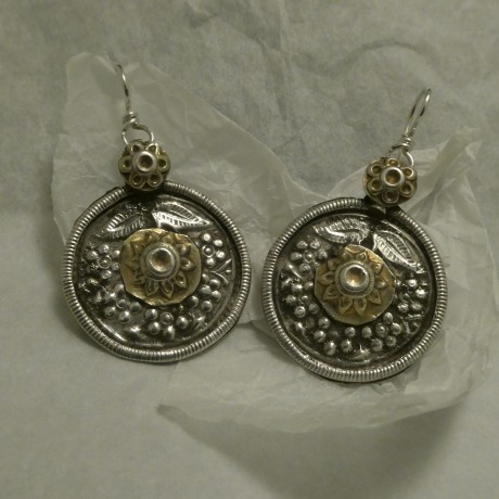 repousse-afghani-tribal-silver-earrings-40119.jpg