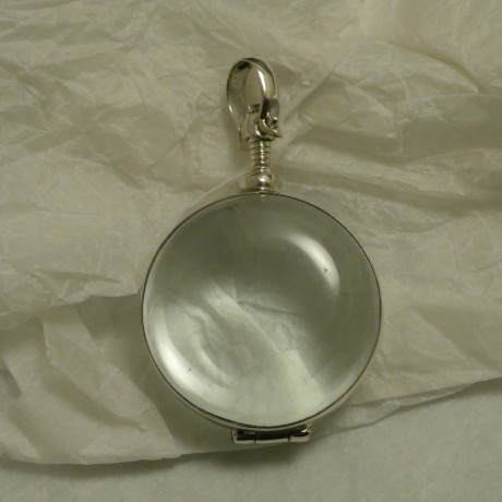 round-glass-silver-locket-40826.jpg