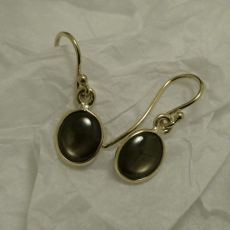 sapphires-black-9x7mm-9ctgold-earrings-40971.jpg