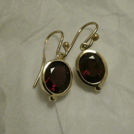 superior-large-garnets-9ctgold-earrings-40918.jpg