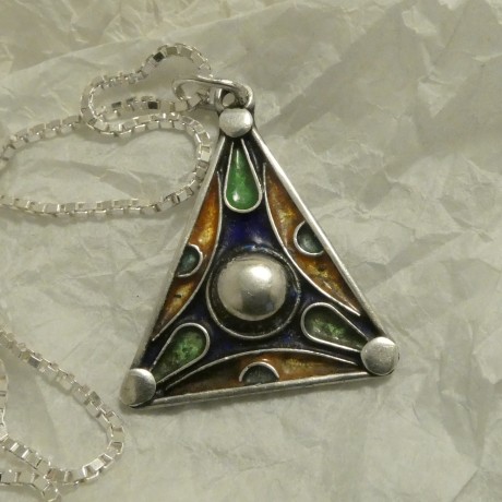 triangular-moroccan-silver-enamel-pendant-50154.jpg