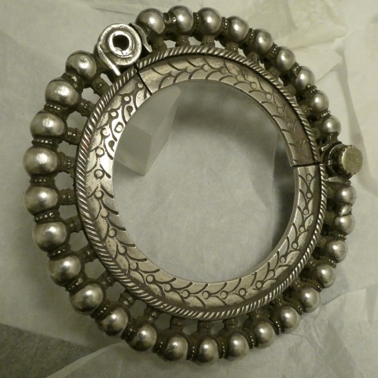 hinged-tribal-silver-50523