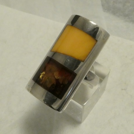 two-colours-baltic-amber-silver-ring-50177.jpg
