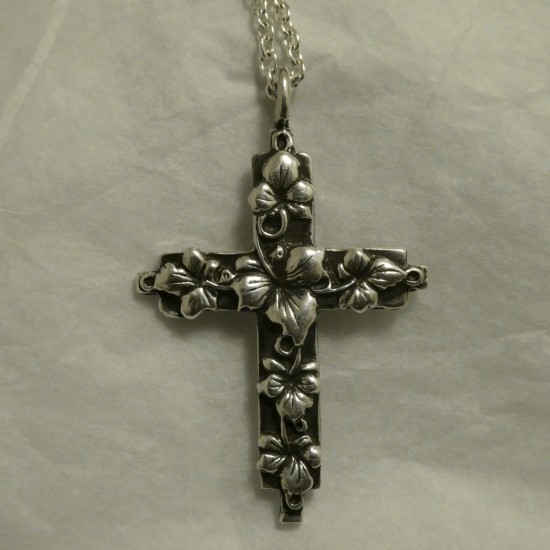 floral-silver-cross-pendant-50292