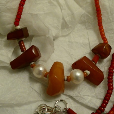 five-amber-chunks-pearls-glass-50490.jpg