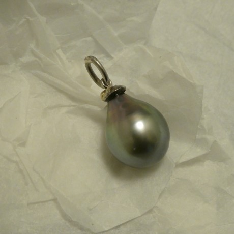 fine-tahitian-black-pearl-pendant-50652.jpg