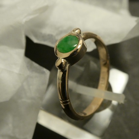 green-jade-burmese-gold-ring-50901.jpg