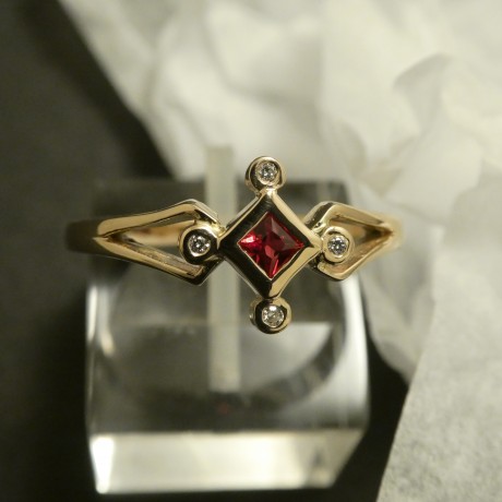 medieval-rose-gold-ring-ruby-50912.jpg
