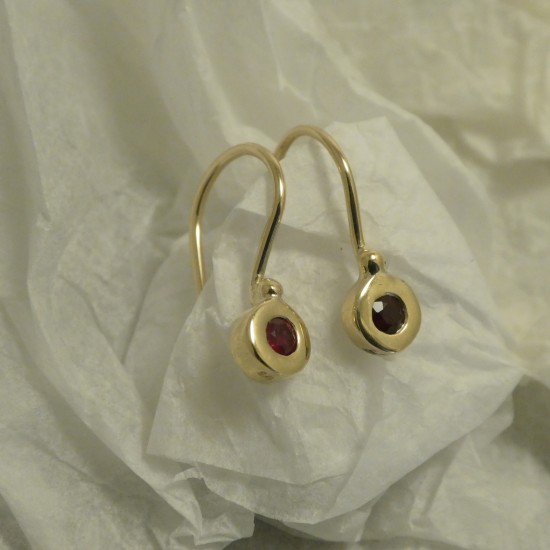 ruby-21ct-burmese-9ctgold-fixedhook-70020.jpg