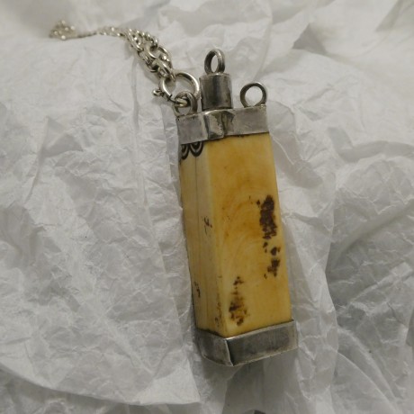 old-block-ivory-90020.jpg