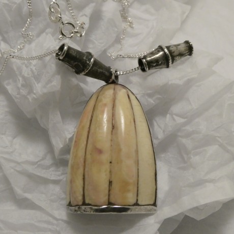 0rnamental-ivory-pendant-old-indian-80529.jpg