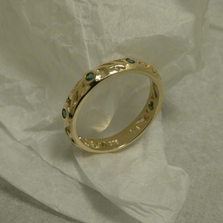 six-zambian-emeralds-gold-ring-60888.jpg