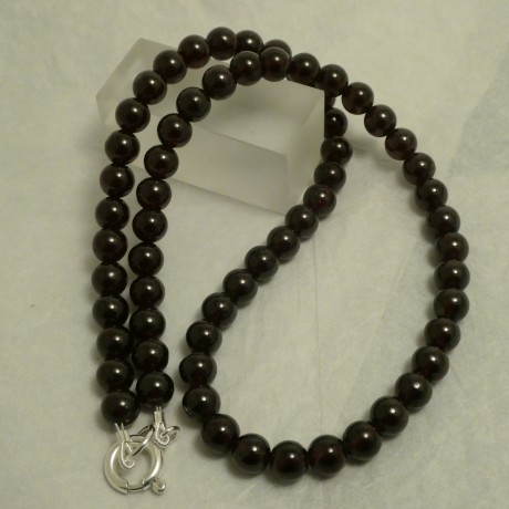 6-5mm-garnet-round-bead-strand-70367.jpg
