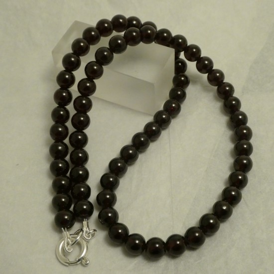 6-5mm-garnet-round-bead-strand-70367.jpg