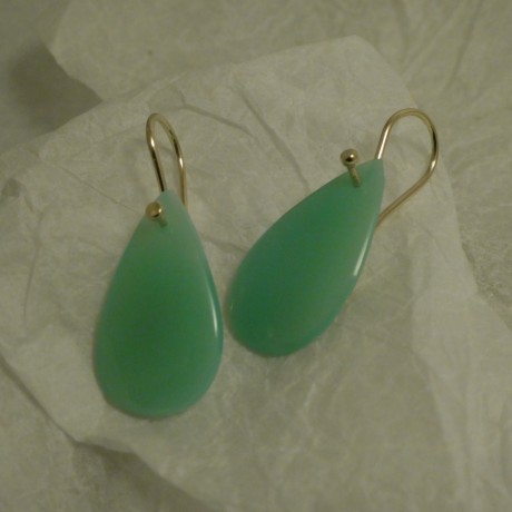 fine-australian-chrysoprase-tdrops-9ctgold-70448.jpg