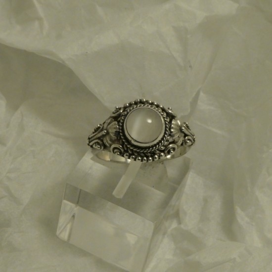 vintage-bali-silver-ring-moonstone-70537.jpg