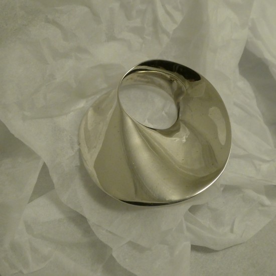 water-spiral-silver-pendant-brooch-70523.jpg