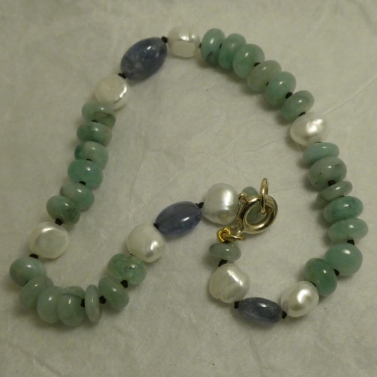 green-beryl-emerald-sapphire-pearl-70870.jpg