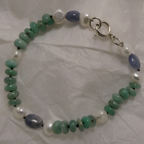 green-beryl-emerald-sapphire-pearl-90764.jpg