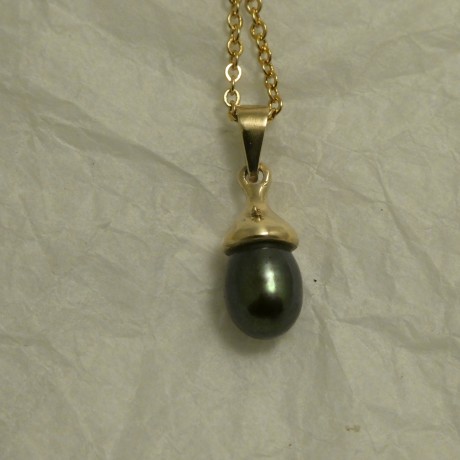 black-pearl-9ctgold-pendant-70724.jpg
