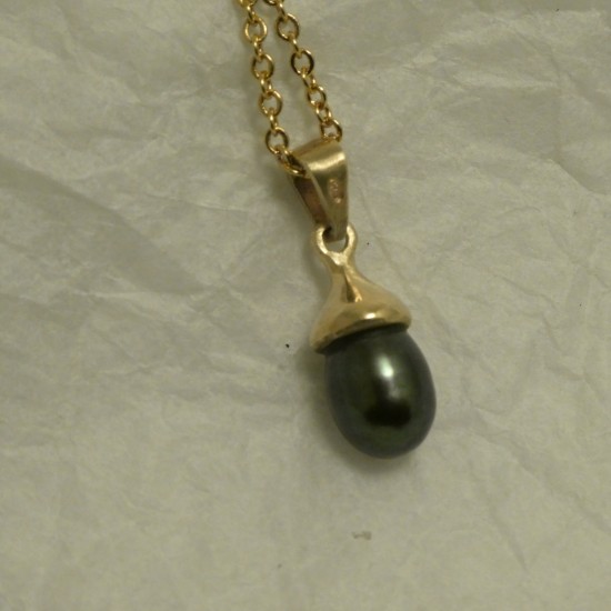 black-pearl-9ctgold-pendant-70727.jpg