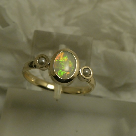 solid-white-opal-9ctgold-ring-70795.jpg