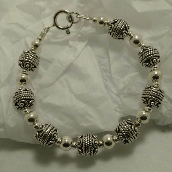 silver-bead-bracelet-80004.jpg