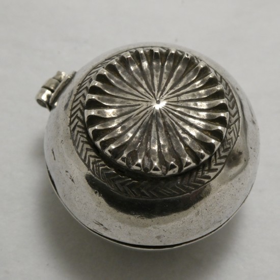 old-hinged-silver-container-90816.jpg