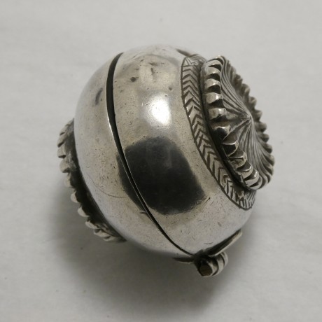 old-hinged-silver-container-90821.jpg