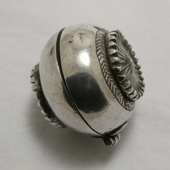 old-hinged-silver-container-90821.jpg