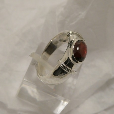 8x6mm-garnet-cabochon-sydney-silver-80463.jpg