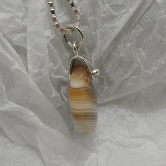 handcut-banded-agate-pendant-80637.jpg