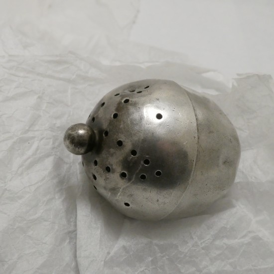 42grams-old-silver-salt-shaker-90079.jpg