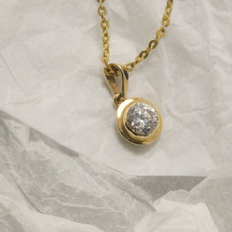 diamond-like-cz-9ctgold-pendant-90644.jpg