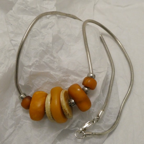 tibetan-old-amber-silver-necklace-80323.jpg