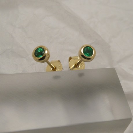 emerald-quarter-carat-9ctgold-studs-90685.jpg
