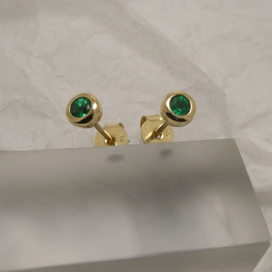 emerald-quarter-carat-9ctgold-studs-90685.jpg