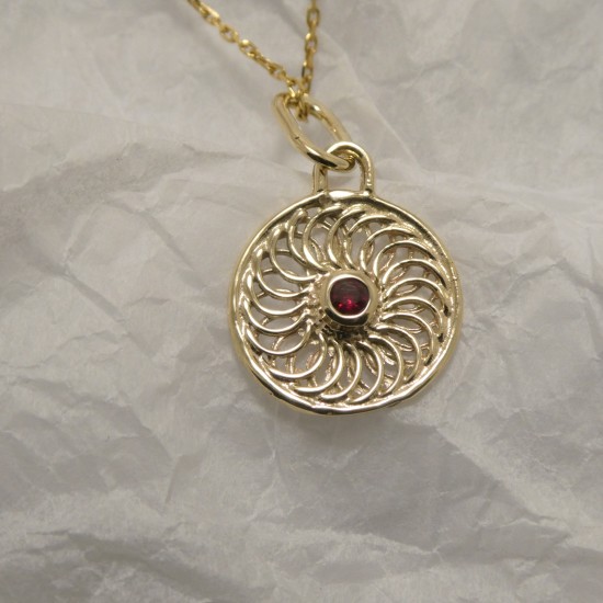 ruby-filigree-pendant-9ctgold-90721.jpg