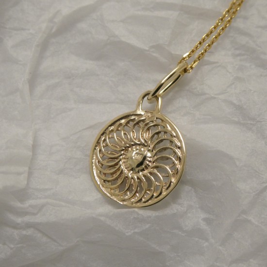ruby-filigree-pendant-9ctgold-90723.jpg