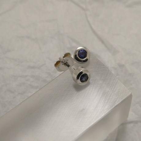 superior-sapphire-blue-9whgold-studs-90716.jpg