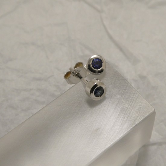 superior-sapphire-blue-9whgold-studs-90716.jpg