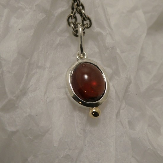 superior-cabochon-garnet-gemstone-pendant-90983.jpg